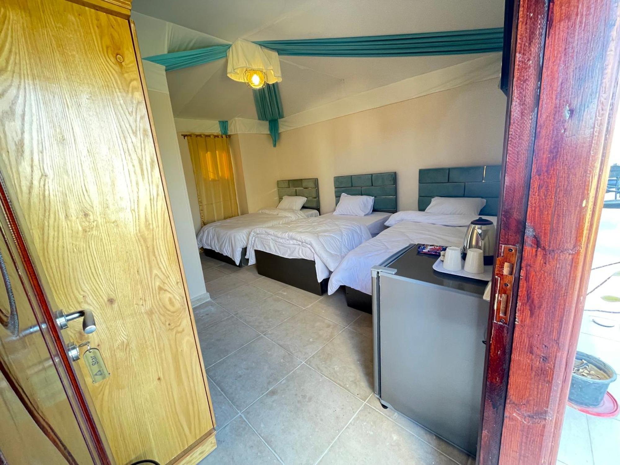 Sami Holiday Inn - Pyramids View Rooftop Al Kawm al Akhdar 외부 사진