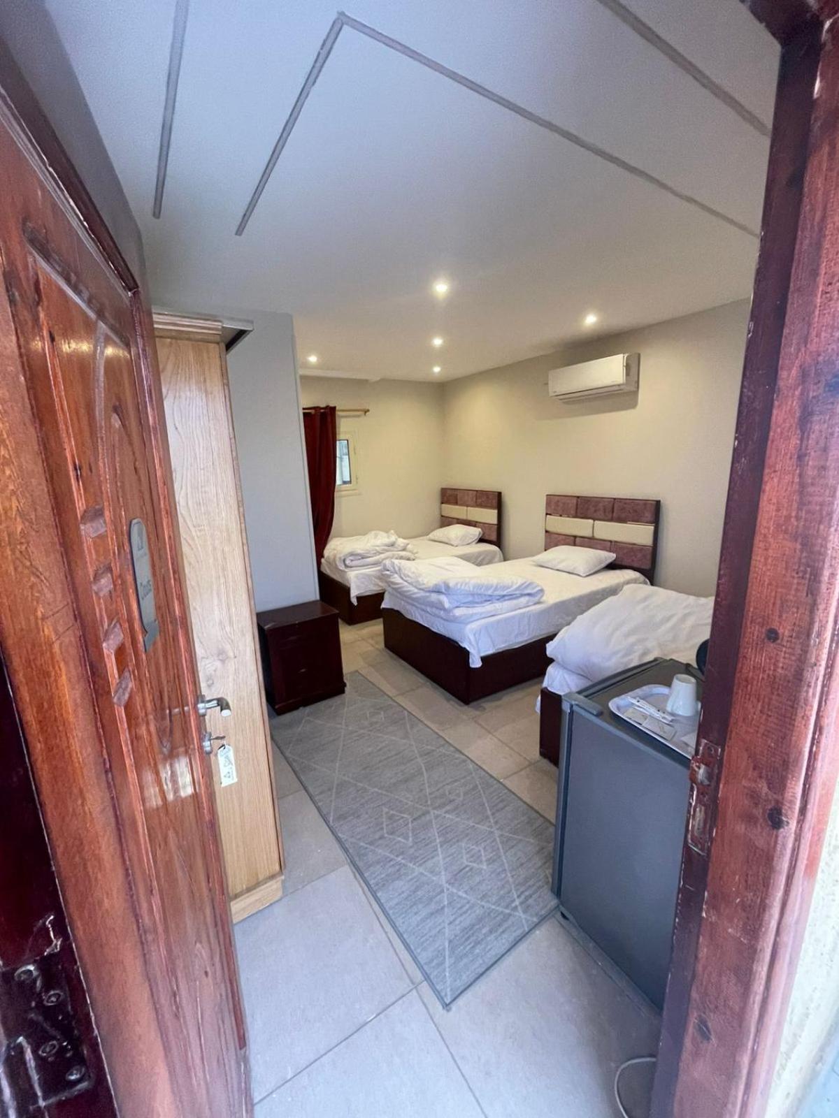Sami Holiday Inn - Pyramids View Rooftop Al Kawm al Akhdar 외부 사진